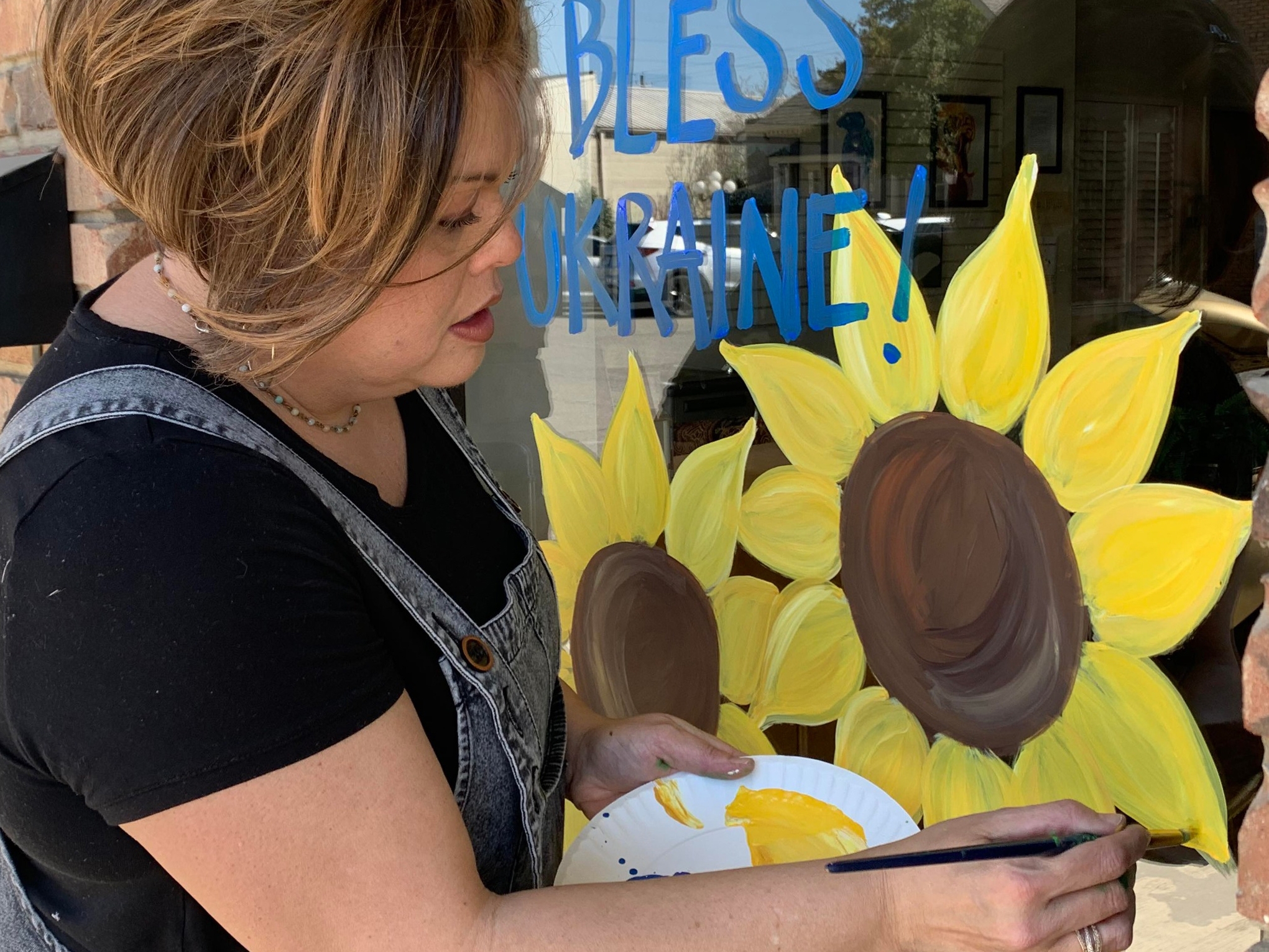 chris barentz painting sunflowers_600x450