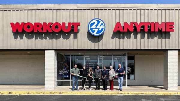 workout anytime grand reopening pic