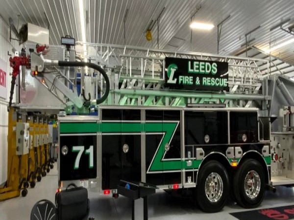 leeds fire & rescue new fire truck 3 june 8