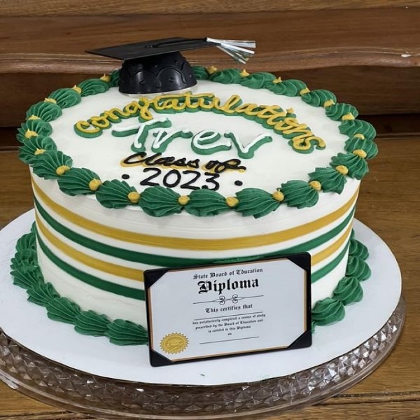 three-earred-rabbit-graduation-cakes