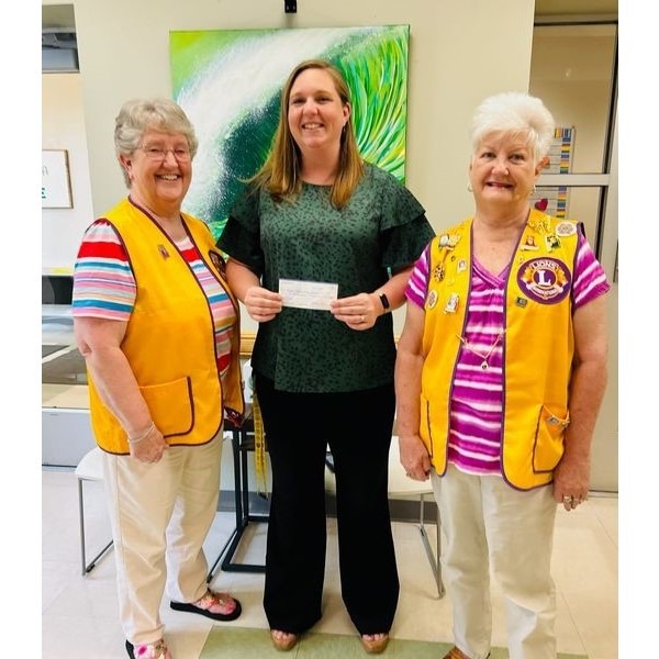 leeds-lions-club-donation-to-leeds-elementary-school-may-2024