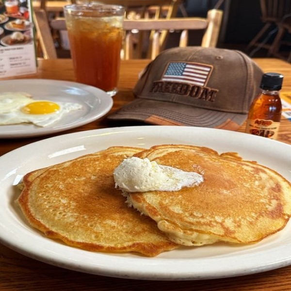cracker-barrel-military-disc-nov-8-14-600x