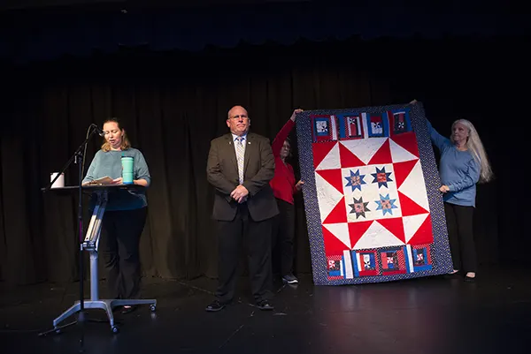 g Suckow-Quilts of Valor-01DSC_2943_300res_600 g Suckow-Quilts of Valor-01DSC_2943_300res_600
