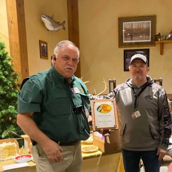 Bass-pro-shops-outfitter-of-the-year-600x Bass-pro-shops-outfitter-of-the-year-600x