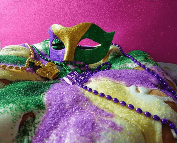 mardi-gras-king-cake-feb-26-600x