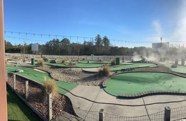 backyard-golf-corse-under-construction-600x backyard-golf-corse-under-construction-600x