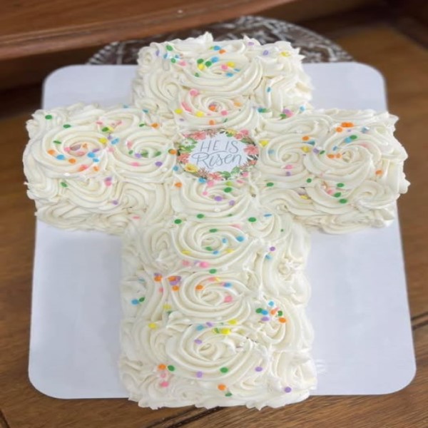 three-earred-rabbit-easter-cross-cake-600x