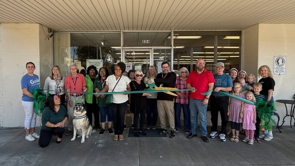 LJCL-ribbon-cutting-open-house-600x