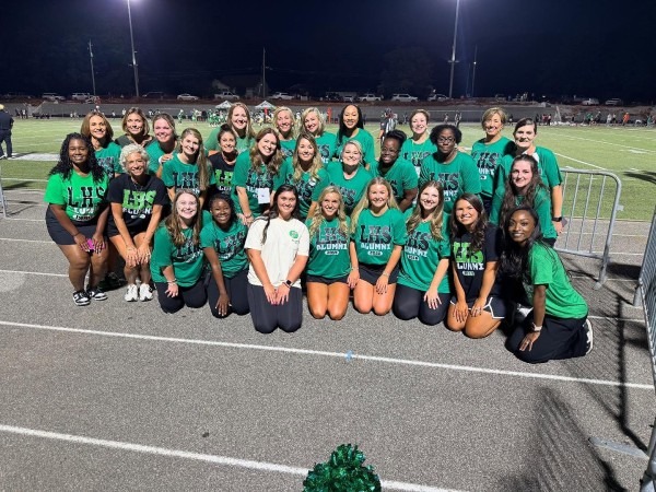 leeds-green-wave-cheer-leaders-pic-3-600x450
