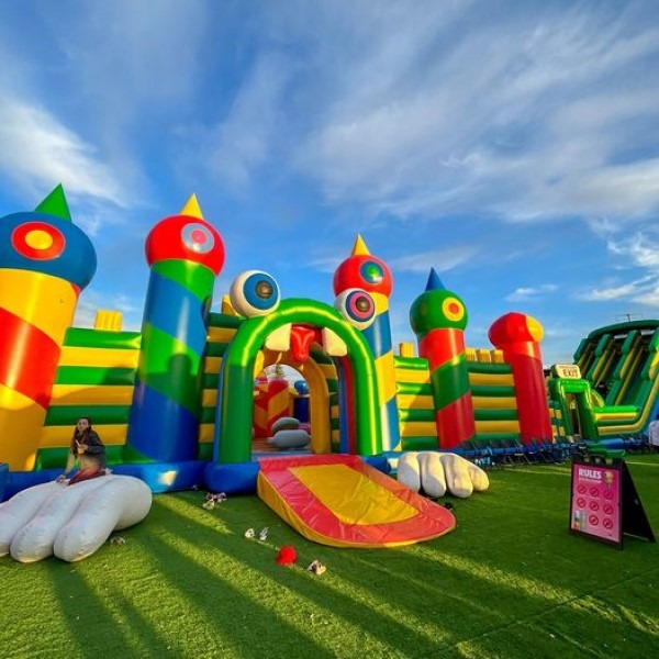 funbox-worlds-biggest-bounce-house